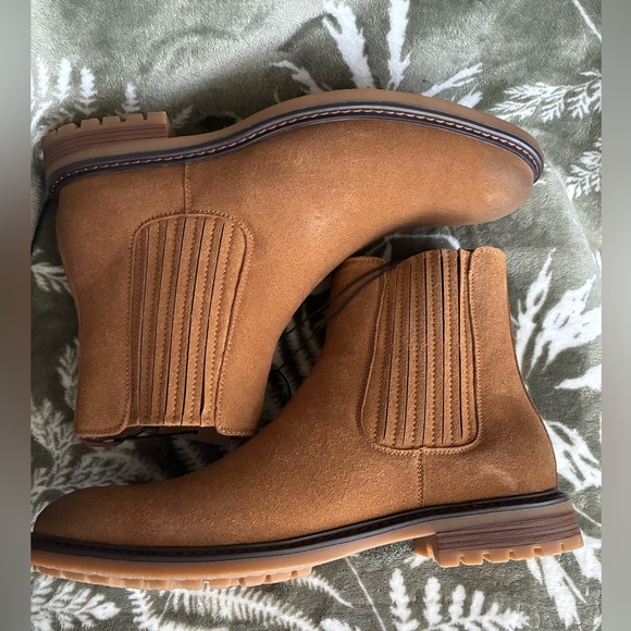 Cliffs by WHITE MOUNTAIN Brown Chelsea Boots - Picture 14 of 14